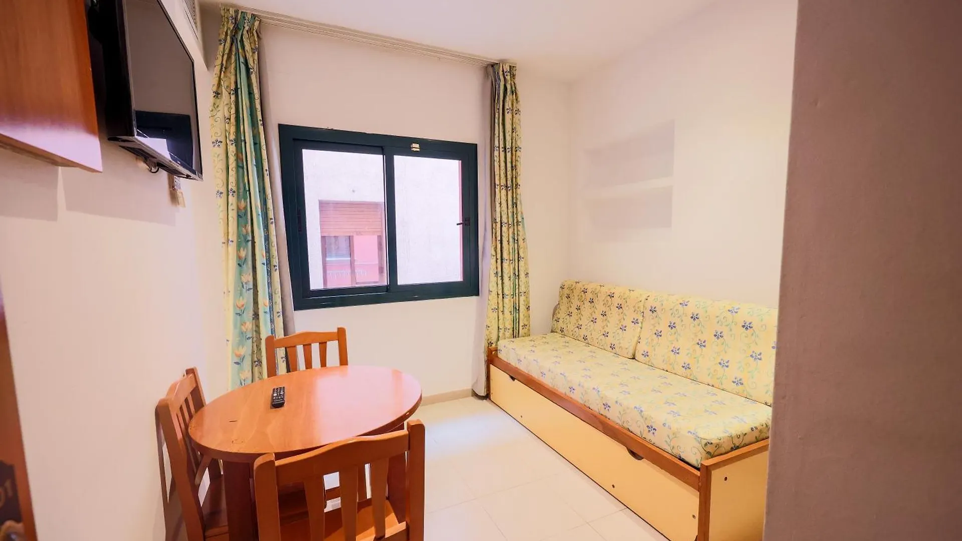 Apartamentos Royal Lloret de Mar 0*,