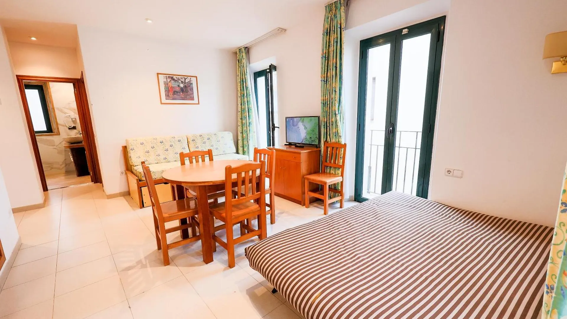 Apartamentos Royal Lloret de Mar