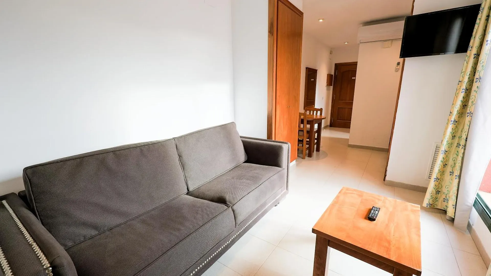 Apartment Apartamentos Royal Lloret de Mar
