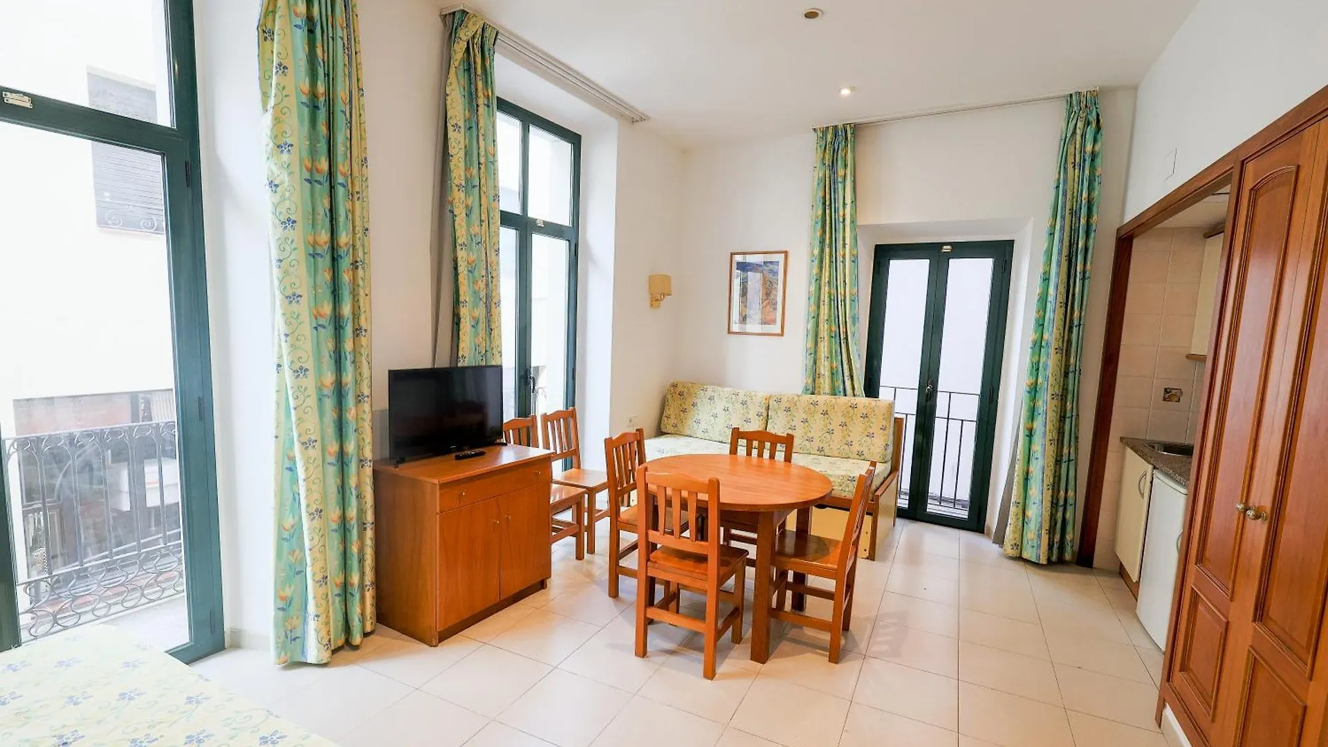 Apartamentos Royal Lloret de Mar Spain